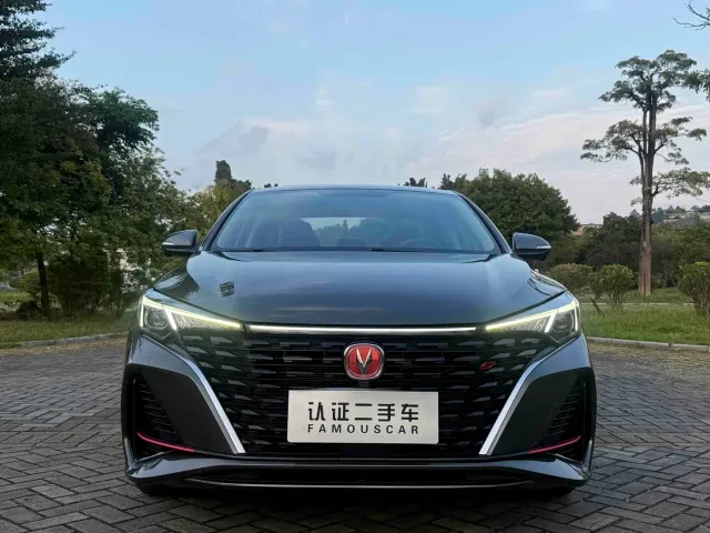Changan Eado — Фото автомобиля 2