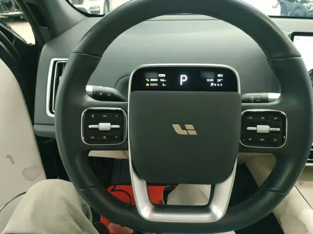 Li Auto L7 — Фото автомобиля 10