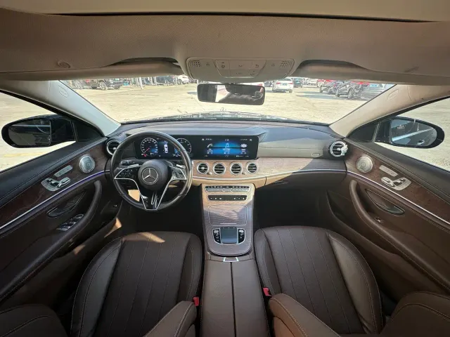 Mercedes-Benz E-Class — Фото автомобиля 17