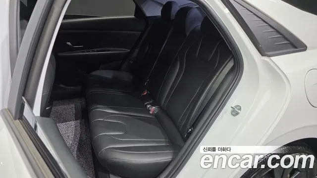 Hyundai Avante CN7 — Фото автомобиля 11
