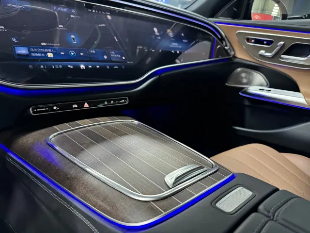 Mercedes-Benz E-Class — Фото автомобиля 10