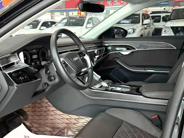 Audi A8 — Фото автомобиля 2