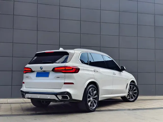 BMW X5 — Фото автомобиля 3