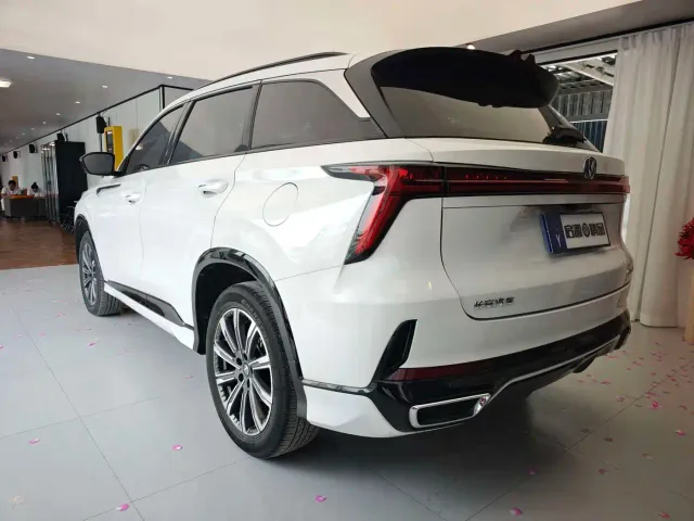 Changan CS75 Plus — Фото автомобиля 16