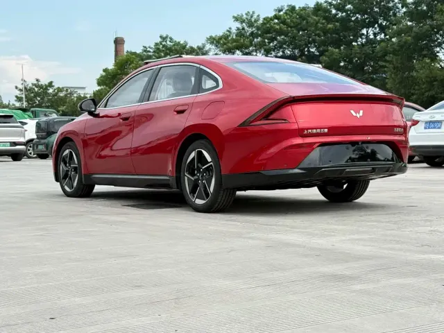 Wuling Starlight — Фото автомобиля 7