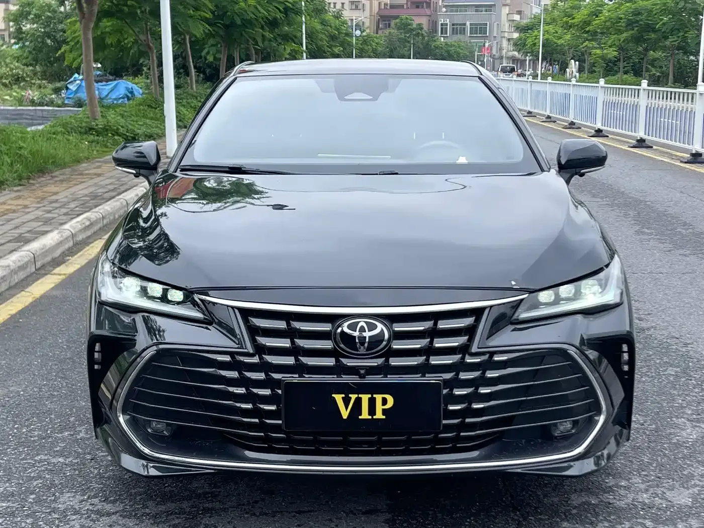 Toyota Avalon 2024 Hybrid 2.0L Luxury Edition — Фото автомобиля 2