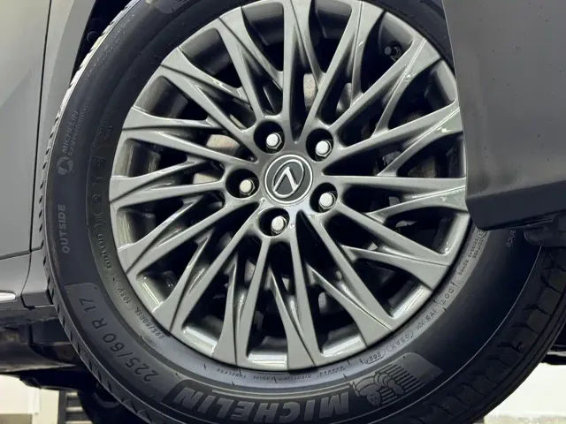 Lexus LM — Фото автомобиля 16