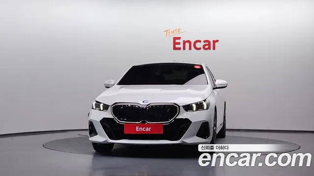 BMW i5 G60 — Фото автомобиля 3