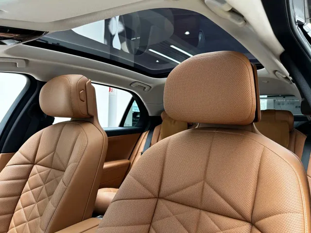 BMW 7 Series — Фото автомобиля 13