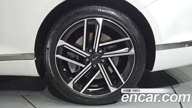 Genesis G80 Бензин 2.5 турбо AWD — Фото автомобиля 16