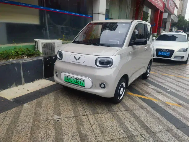 Фотография автомобиля — Wuling Hongguang Mini EV