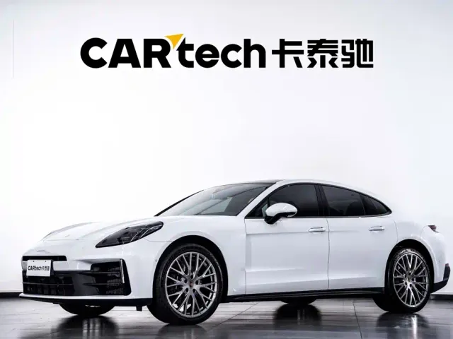 Porsche Panamera — Фото автомобиля 2