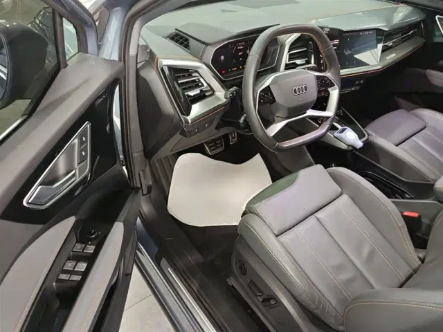 Audi Q4 e-tron — Фото автомобиля 15