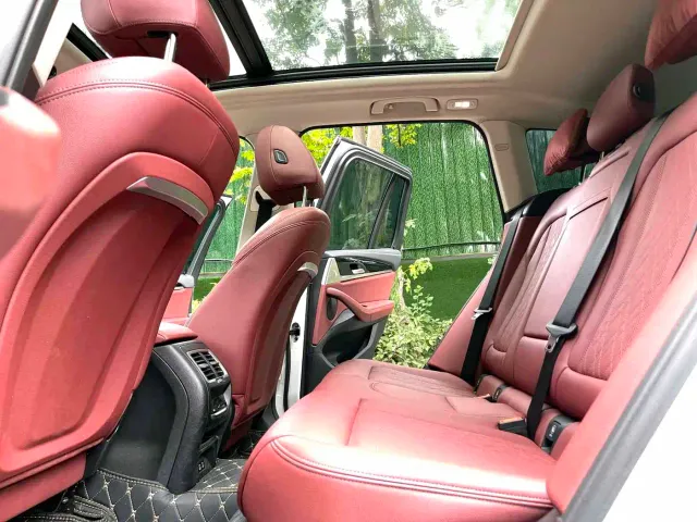 BMW iX3 — Фото автомобиля 11