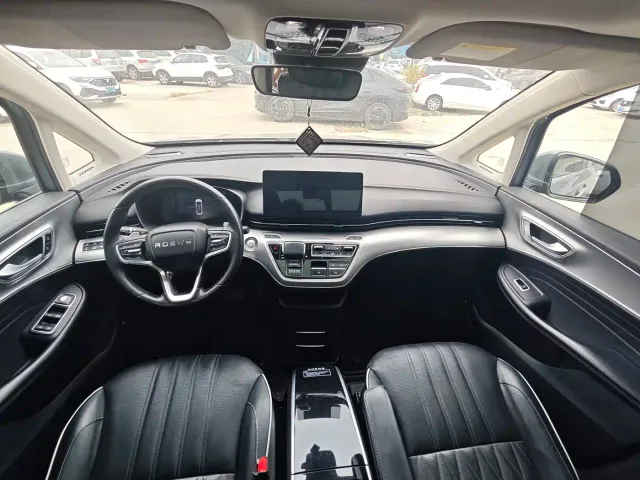 Roewe iMAX8 — Фото автомобиля 5