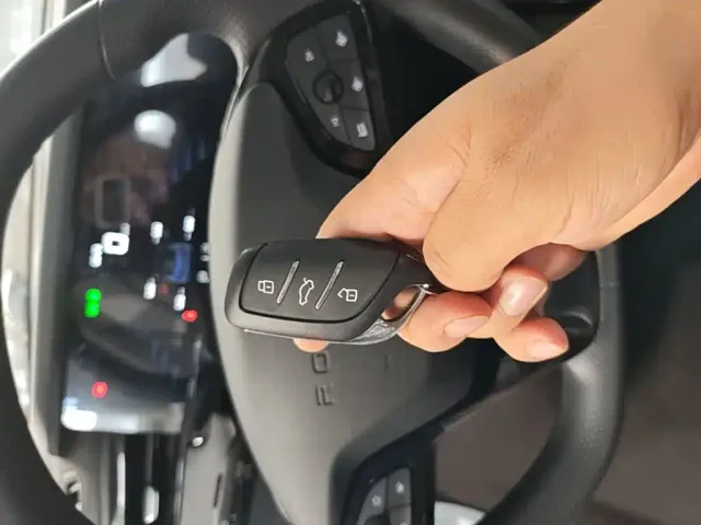 Roewe i5 — Фото автомобиля 8