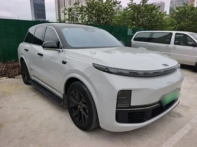 Li Auto L8 — Фото автомобиля 3