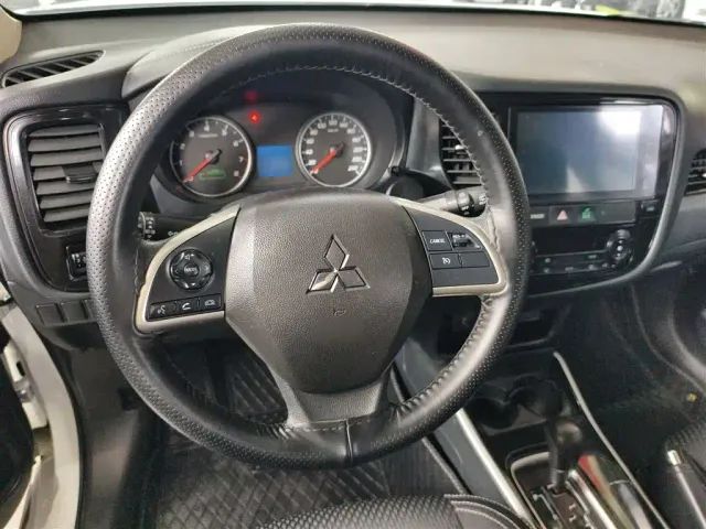 Mitsubishi Outlander — Фото автомобиля 4