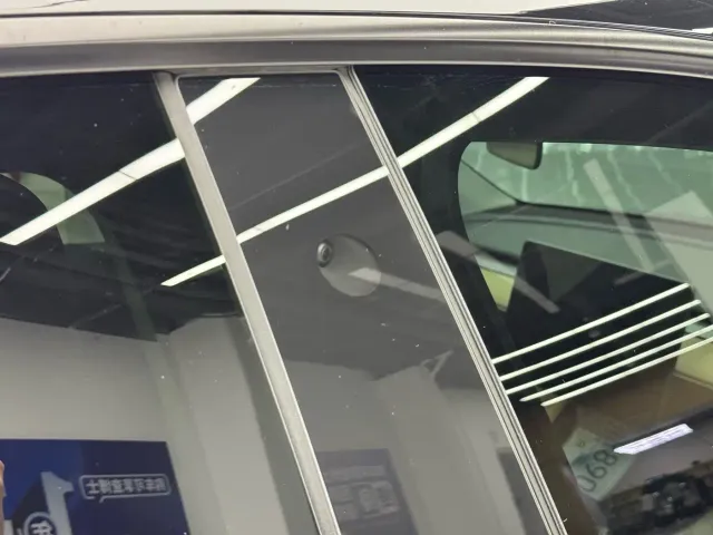 Tesla Model Y — Фото автомобиля 13