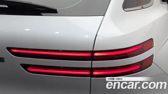 Genesis GV70 — Фото автомобиля 8