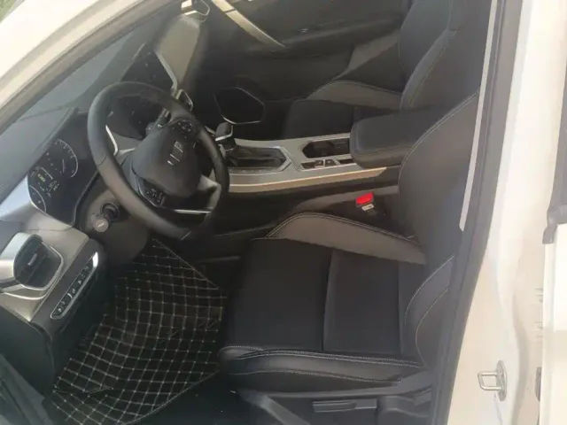 Geely Binyue — Фото автомобиля 9