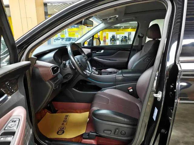 Hyundai Santa Fe — Фото автомобиля 10