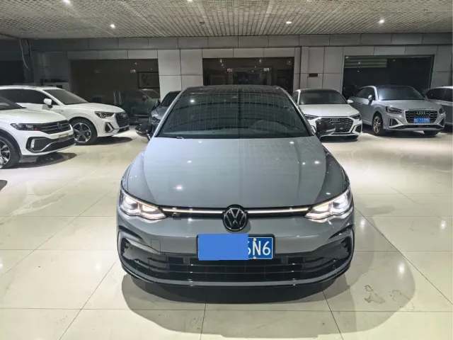 Volkswagen Golf — Фото автомобиля 2