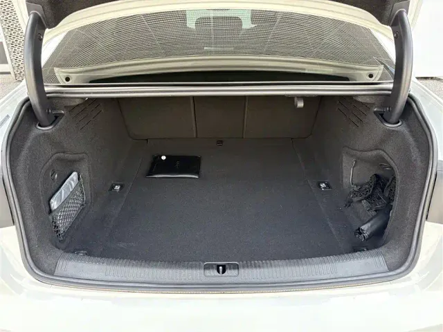 Audi Audi A4L 2022 40 TFSI Luxury Dynamic — Фото автомобиля 13