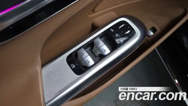 Mercedes-Benz E-Class — Фото автомобиля 23
