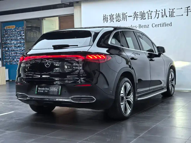 Mercedes-Benz EQE SUV — Фото автомобиля 3