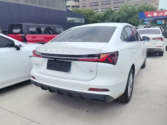 Roewe i5 — Фото автомобиля 4