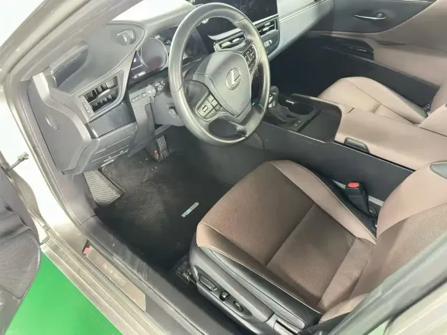 Lexus ES — Фото автомобиля 2