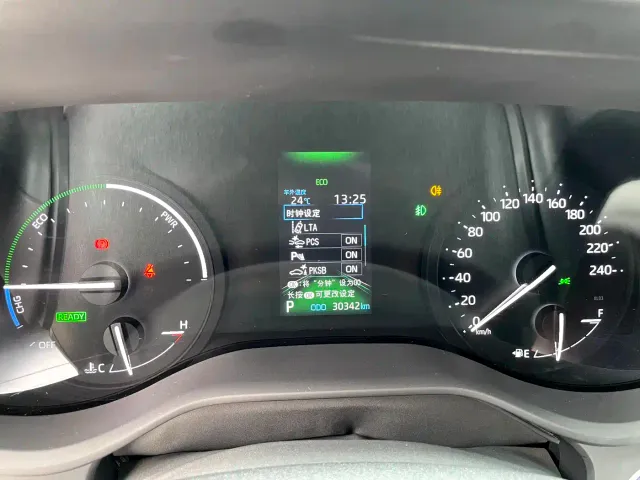 Toyota Sienna — Фото автомобиля 25