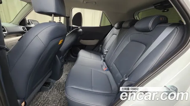 Hyundai Venue — Фото автомобиля 12