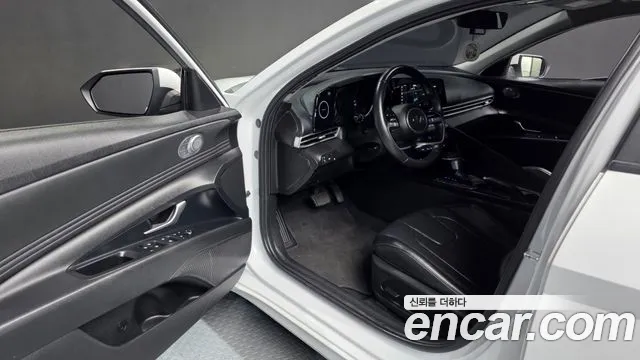Hyundai AVANTE Avante (CN7) — Фото автомобиля 10