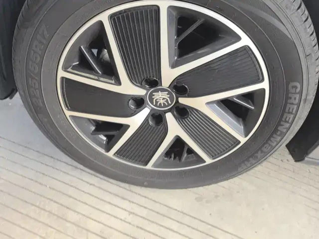 BYD Qin L — Фото автомобиля 6
