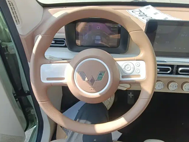 Wuling Hongguang Mini EV — Фото автомобиля 10
