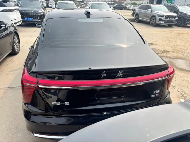 Hongqi H5 — Фото автомобиля 8