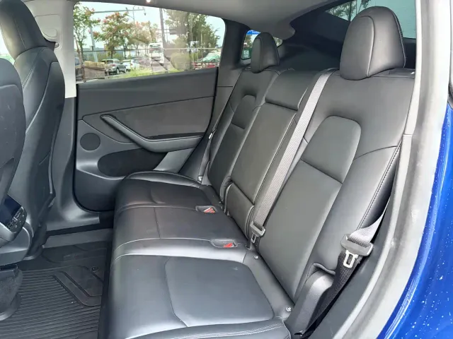 Tesla Model Y — Фото автомобиля 8