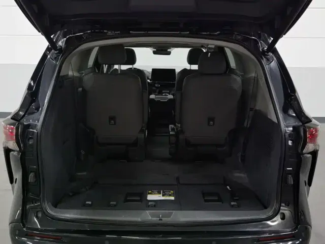 Toyota Granvia — Фото автомобиля 16