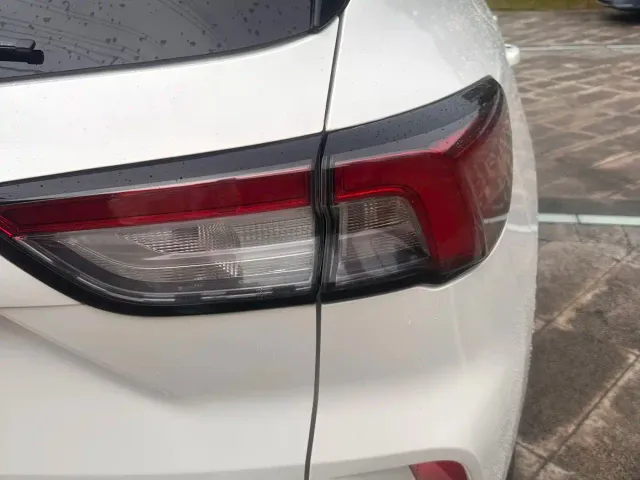 Ford Escape — Фото автомобиля 16