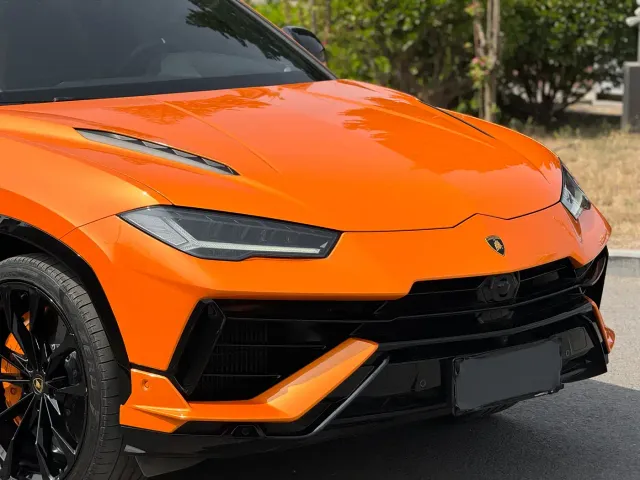 Lamborghini Urus — Фото автомобиля 16