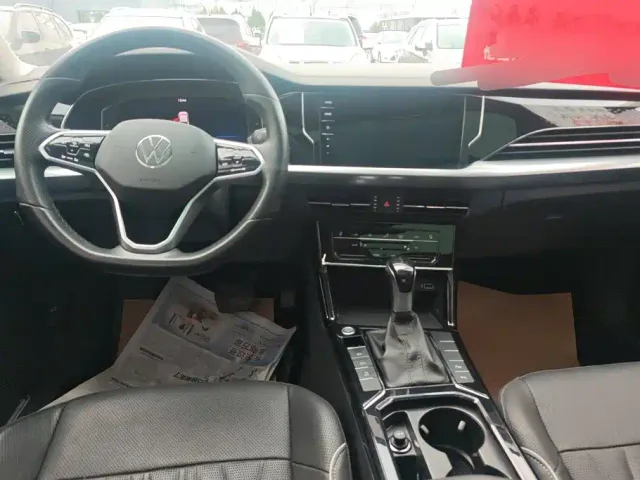 Volkswagen Passat — Фото автомобиля 12