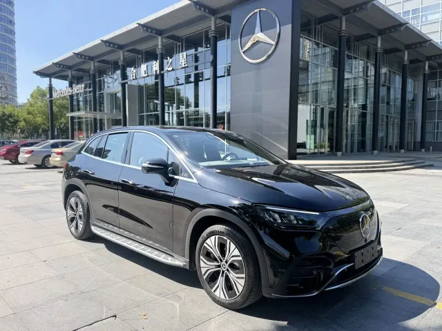 Mercedes-Benz EQE SUV — Фото автомобиля 3