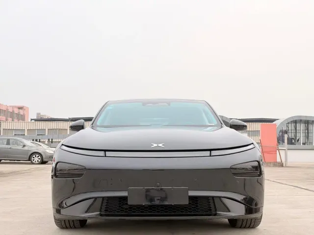 Xpeng P7 — Фото автомобиля 2
