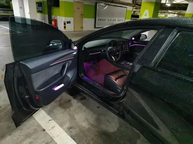 Tesla Model 3 — Фото автомобиля 17