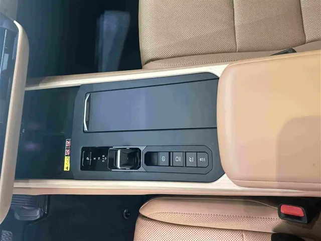 Lexus ES — Фото автомобиля 9