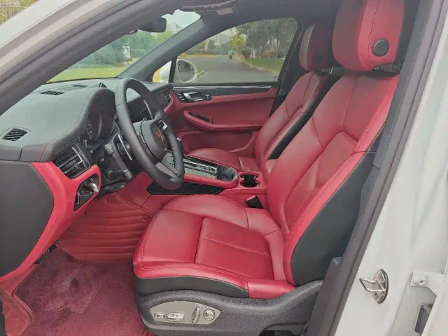 Porsche Macan — Фото автомобиля 10