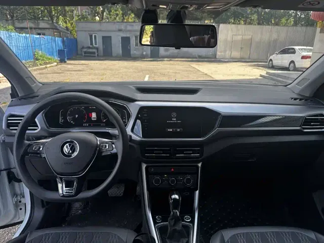Volkswagen T-Cross — Фото автомобиля 15