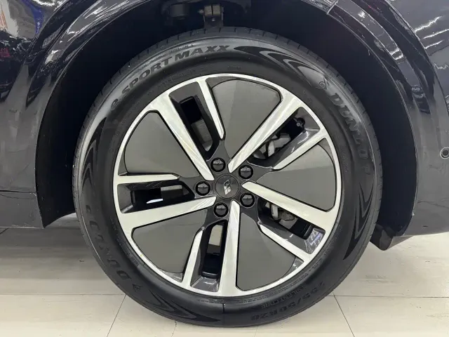 Li Auto L6 — Фото автомобиля 8